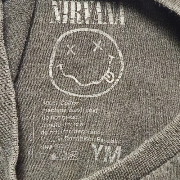 NIRVANA Youth Medium Womens Small Shirt Black Pink Smiley Face Band Grunge Rock - Picture 3 of 4